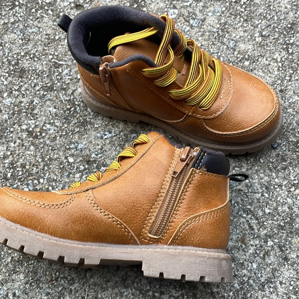 NWOT Carter’s Boston Boys Hiking Boots Brown Toddler Size 11M